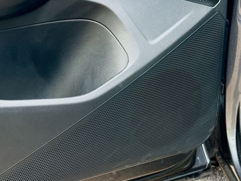 Used 2025 Volkswagen Tiguan S image 23