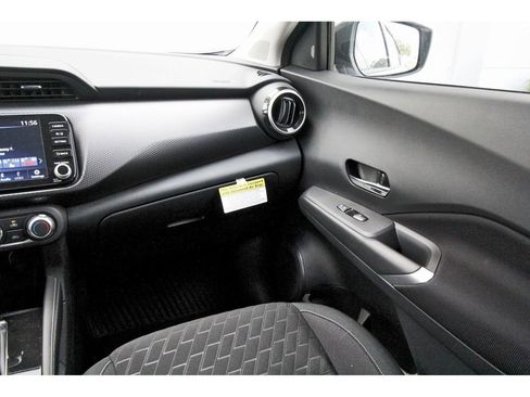 Used 2024 Nissan Kicks SV image 10