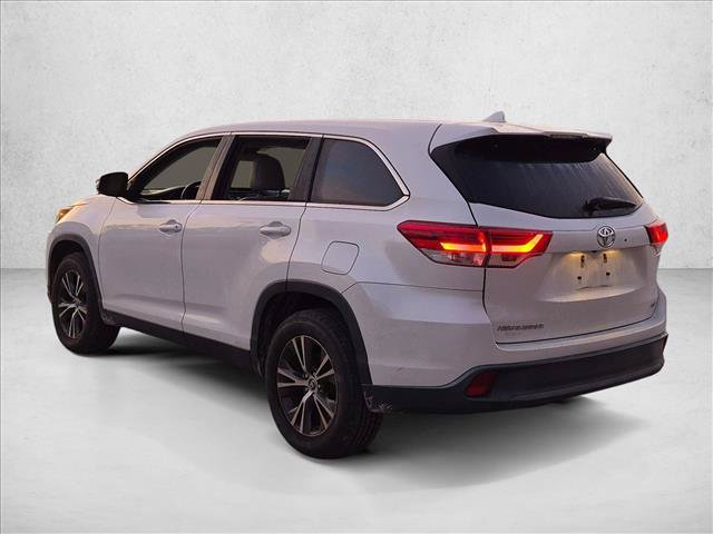 Used 2019 Toyota Highlander Plus FWD image 7