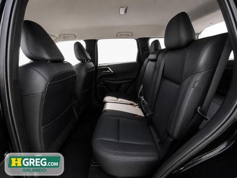 Used 2024 Mitsubishi Outlander SE FWD image 15