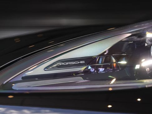 New 2025 Porsche Macan image 12