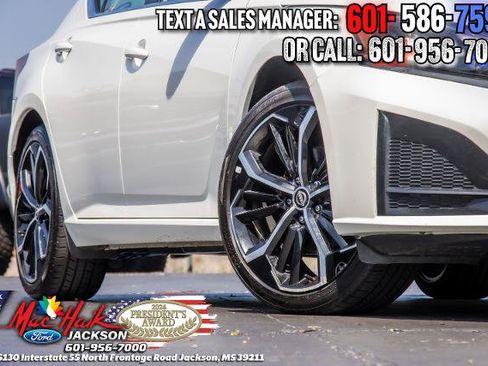 Used 2025 Nissan Altima 2.5 SR FWD image 2