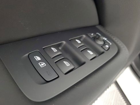 Used 2026 Volvo XC90 B5 Plus w/ Protection Package image 20