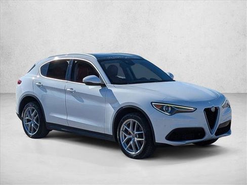 Used 2019 Alfa Romeo Stelvio Ti image 3