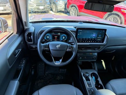 Used 2025 Ford Bronco Sport Badlands image 6