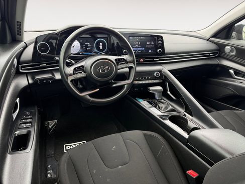 Used 2022 Hyundai Elantra SEL w/ Convenience Package image 15