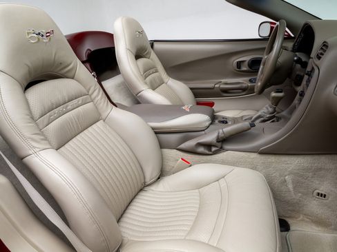 Used 2003 Chevrolet Corvette 50th Anniversary Edition w/ Preferred Equipment Group1 image 32