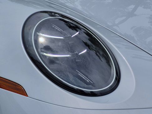 Certified 2025 Porsche 911 GT3 RWD image 33