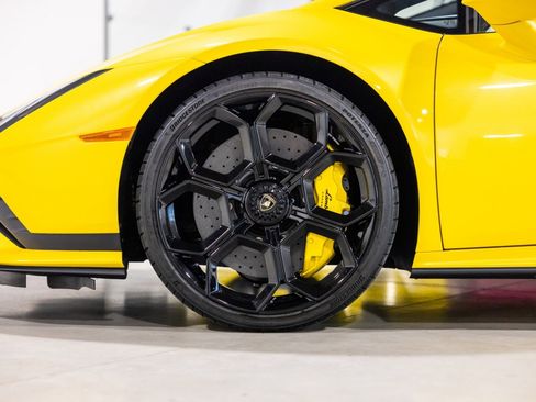 Used 2023 Lamborghini Huracan Tecnica RWD image 23