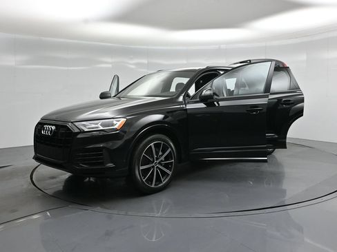 Used 2022 Audi Q7 3.0T Premium Plus w/ Premium Plus Package AWD/4WD image 34