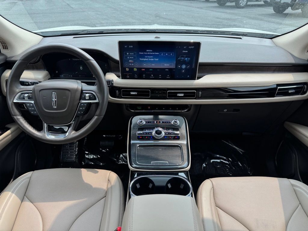 Used 2023 Lincoln Nautilus Reserve AWD/4WD image 14