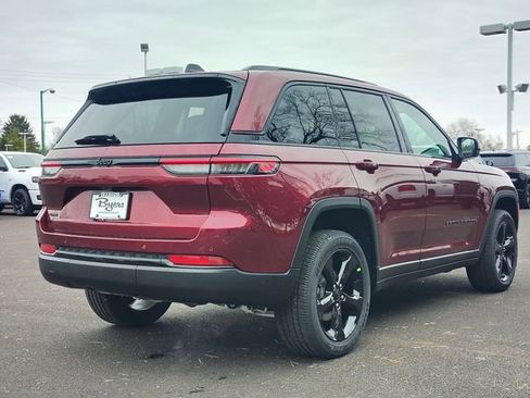 New 2025 Jeep Grand Cherokee Altitude image 7