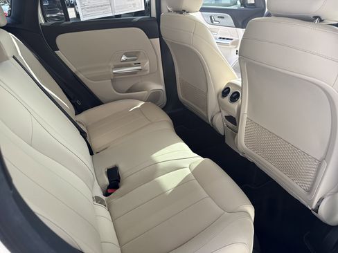 Used 2021 Mercedes-Benz GLA 250 image 14