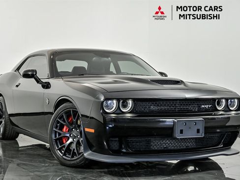 Used 2016 Dodge Challenger SRT Hellcat RWD image 1