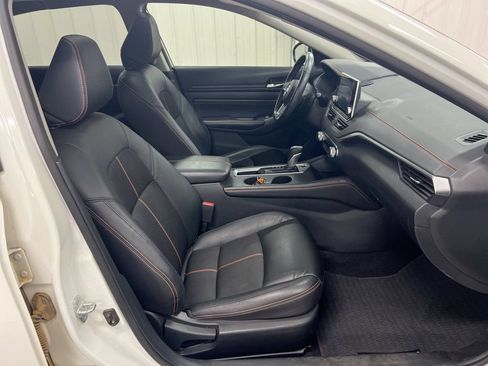 Used 2022 Nissan Altima 2.5 SR w/ Midnight Edition Package FWD image 22