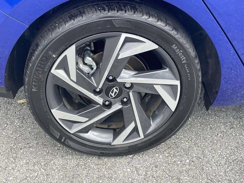 Certified 2025 Hyundai Elantra Sport FWD image 9