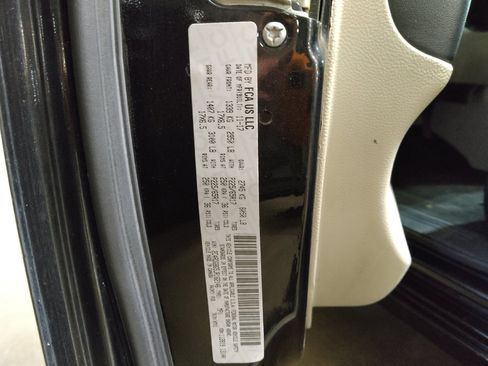 Used 2018 Dodge Grand Caravan SE w/ UConnect Hands-Free Group FWD image 33