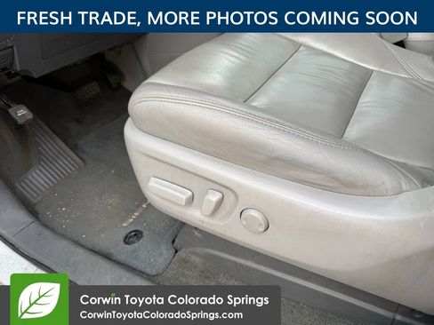 Used 2017 Toyota Sienna XLE w/ XLE Navigation Package FWD image 11