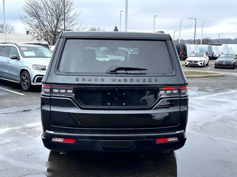 Used 2024 Jeep Grand Wagoneer L Series II w/ Quick Order Packagew 28T AWD/4WD image 8