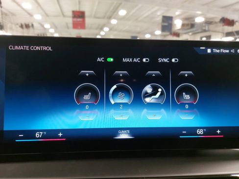 Used 2023 BMW 230i xDrive Coupe w/ Premium Package image 23