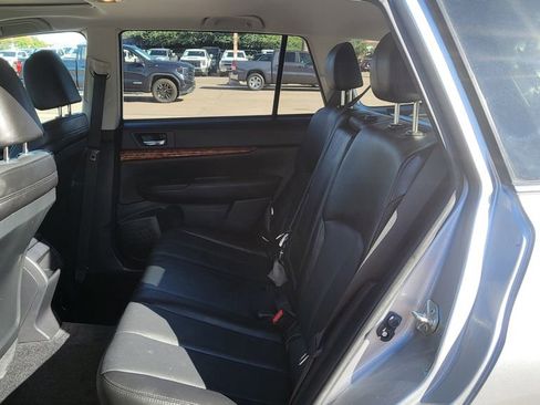 Used 2010 Subaru Outback 3.6R Limited image 22