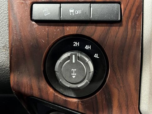Used 2016 Ford F350 Lariat w/ Lariat Ultimate Package AWD/4WD image 34