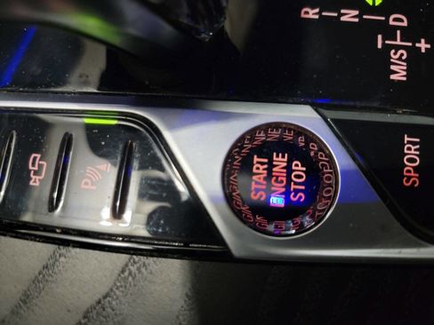 Used 2021 BMW X7 xDrive40i w/ Executive Package image 48