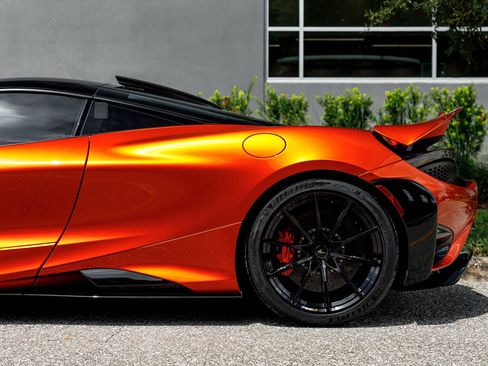 Used 2021 McLaren 765LT RWD image 31