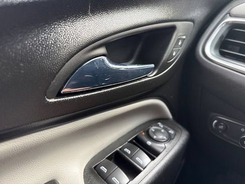 Used 2021 Chevrolet Equinox LS w/ LS Convenience Package FWD image 24