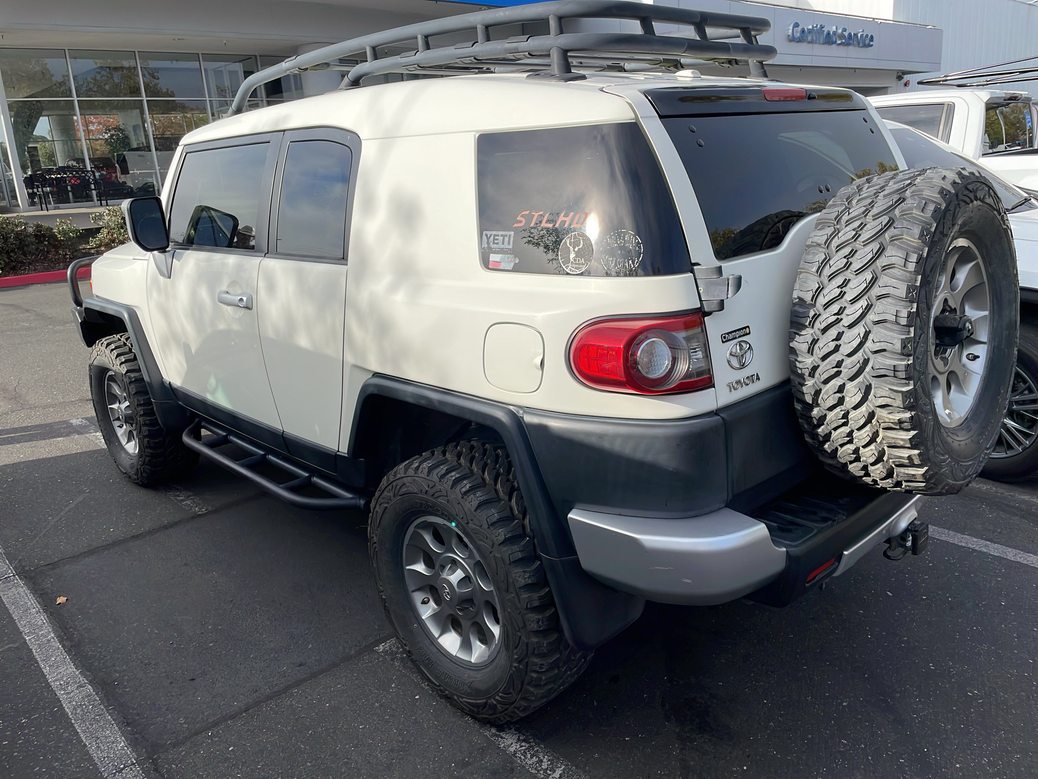 Used 2012 Toyota FJ Cruiser 4WD w/ Convenience Pkg image 3