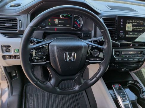 Used 2022 Honda Pilot Touring image 17