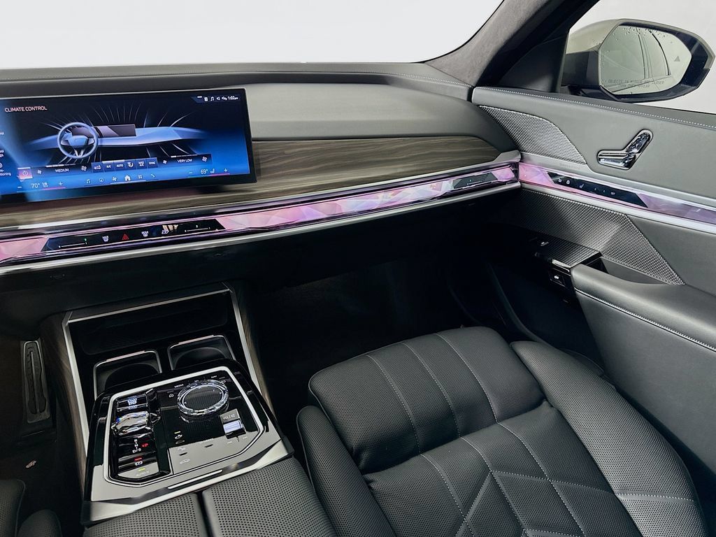 Certified 2023 BMW 740i RWD image 23