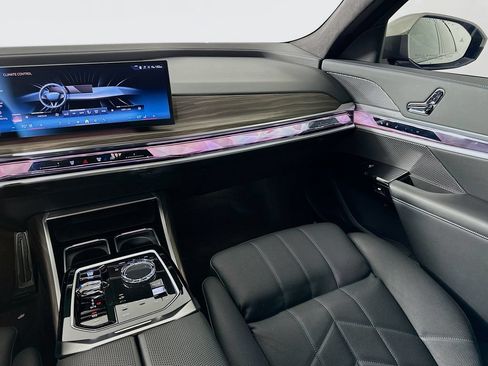 Used 2023 BMW 740i RWD image 23