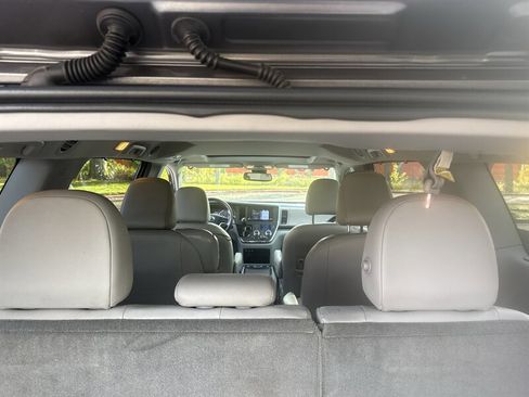 Used 2018 Toyota Sienna XLE Premium image 26