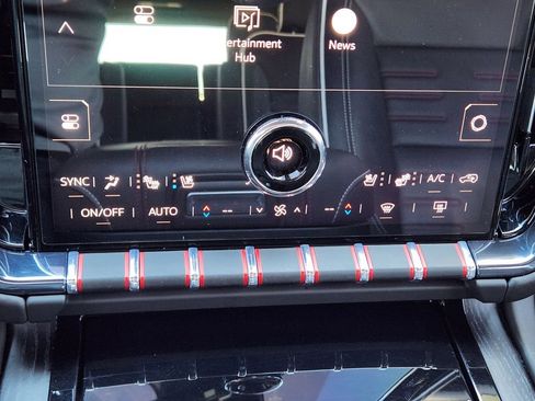 Certified 2025 GMC Yukon AT4 Ultimate image 19