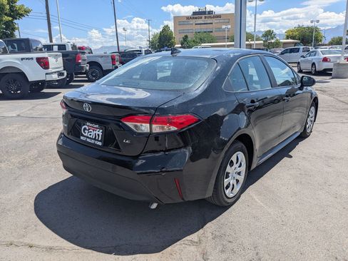Used 2026 Toyota Corolla LE FWD image 3