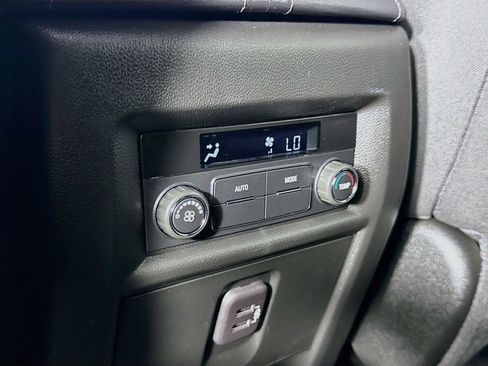 Used 2023 Chevrolet Traverse LT AWD/4WD image 25