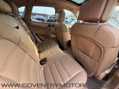 Used 2015 Porsche Macan Turbo image 39