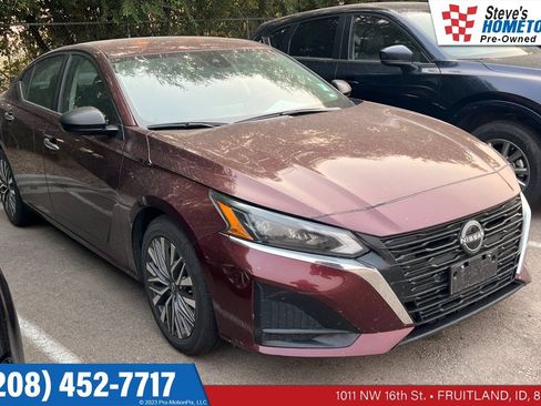 Used 2024 Nissan Altima 2.5 SV FWD image 1