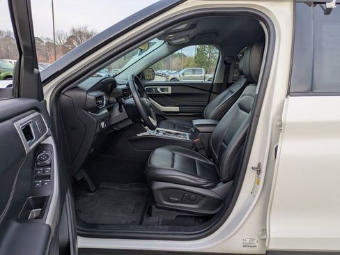 Certified 2022 Ford Explorer XLT w/ Equipment Group 202A image 12