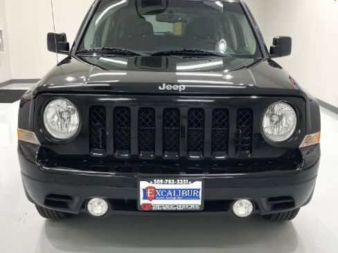 Used 2016 Jeep Patriot Sport w/ Power Value Group FWD image 4