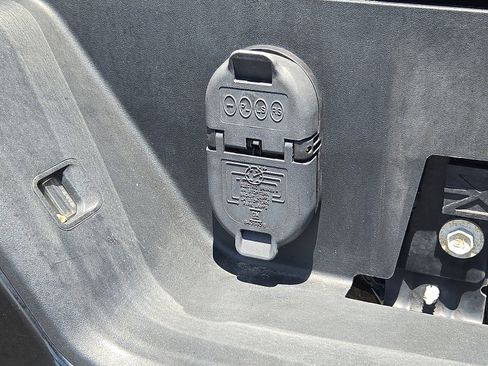 Used 2021 GMC Sierra 1500 Elevation w/ Preferred Package image 5