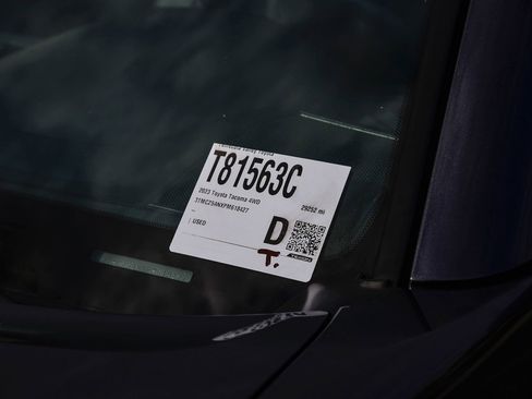 Certified 2023 Toyota Tacoma TRD Off-Road image 33