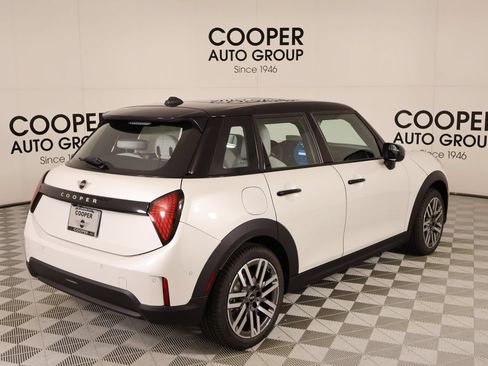 New 2026 MINI Cooper 4-Door Hardtop FWD image 21