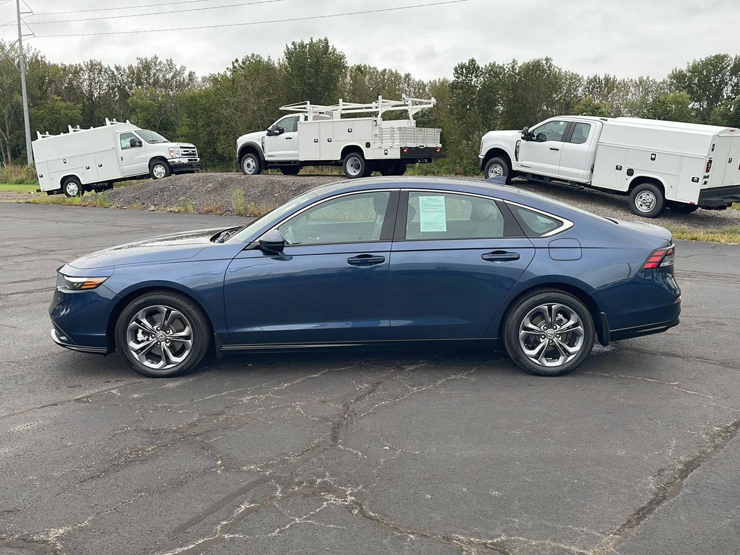 Used 2025 Honda Accord EX-L image 2