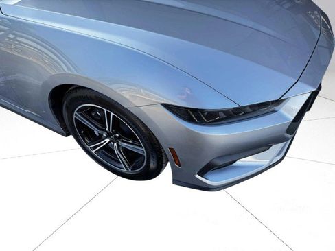 Used 2025 Ford Mustang Premium image 9