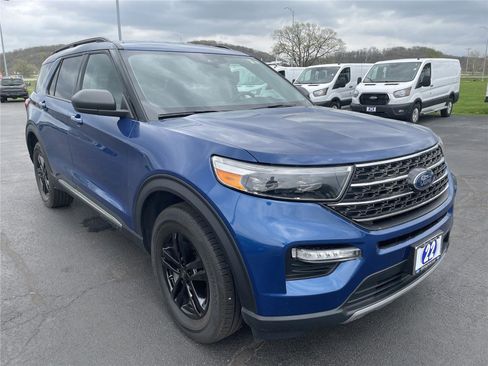 Used 2022 Ford Explorer XLT w/ Equipment Group 202A AWD/4WD image 7