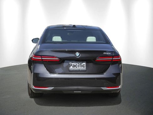 New 2026 BMW 530i RWD image 5