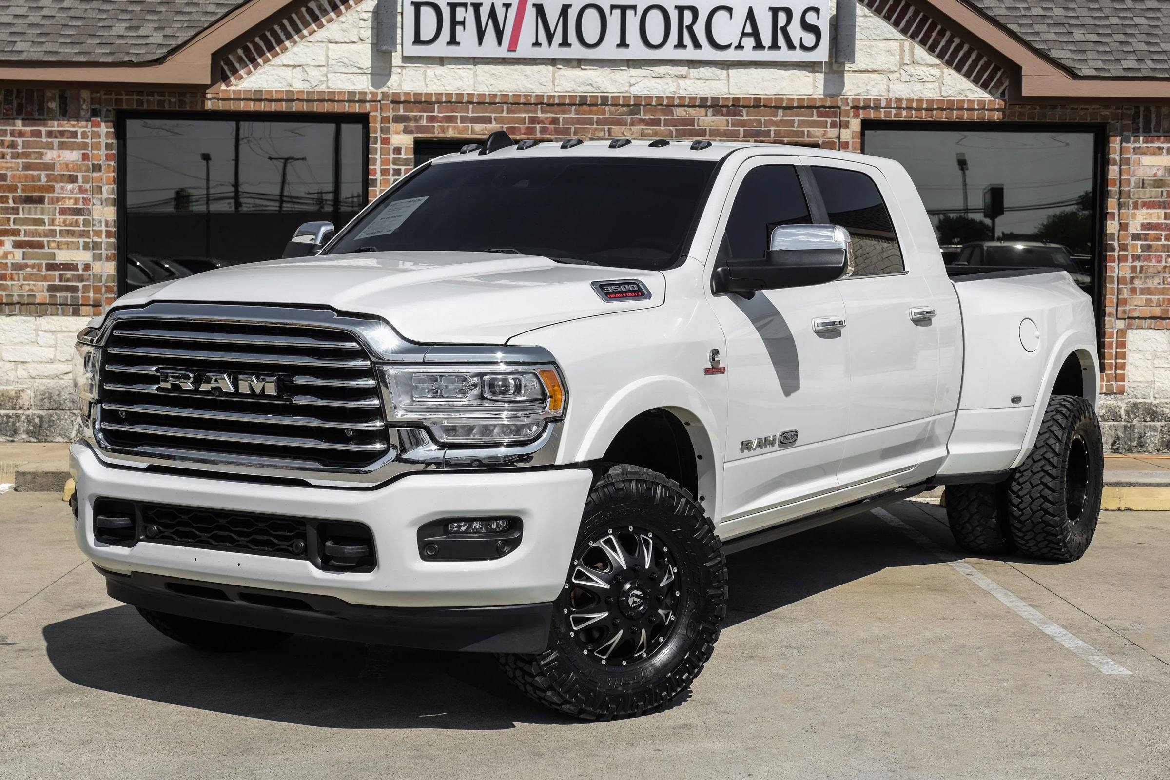 Used 2022 RAM 3500 Limited AWD/4WD image 2