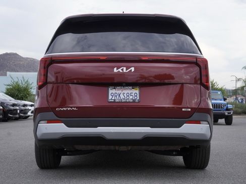 Used 2025 Kia Carnival LXS image 5